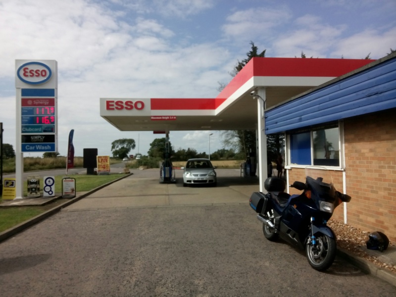 Select this image to see a larger version. 20150816 - fuel stop in Warmington (1)